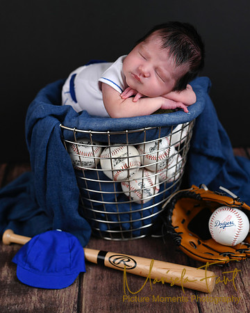 Picture Moments Photography | Marisela Fant | Newborn Gallery