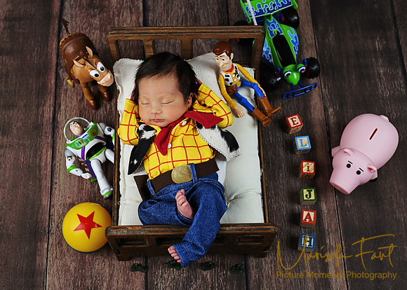 Picture Moments Photography | Marisela Fant | Newborn Gallery