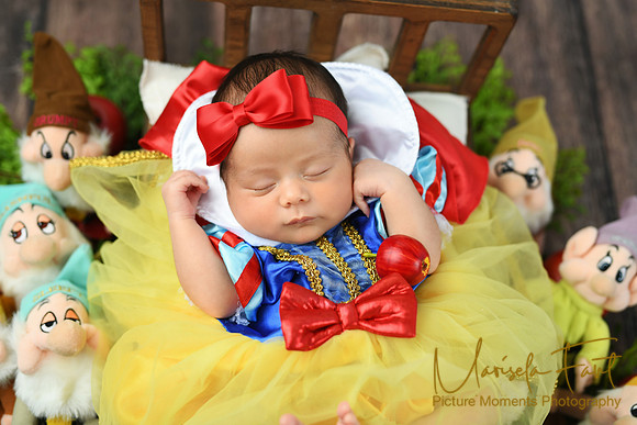 Picture Moments Photography | Marisela Fant | Newborn Gallery