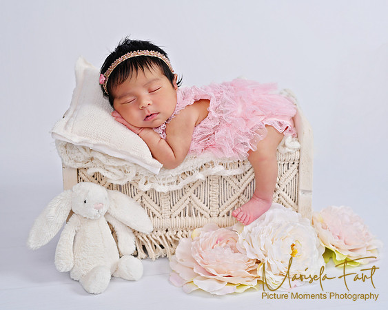 Picture Moments Photography | Marisela Fant | Newborn Gallery