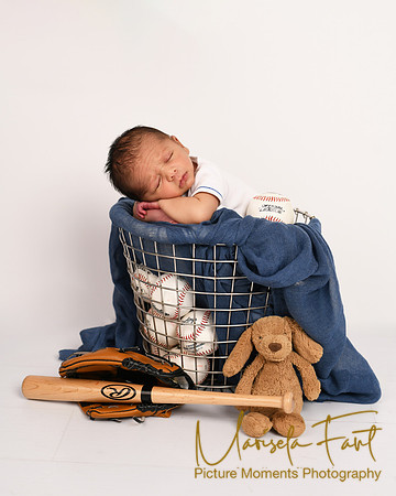 Picture Moments Photography | Marisela Fant | Newborn Gallery
