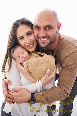 Picture Moments Photography | Marisela Fant | Newborn Gallery