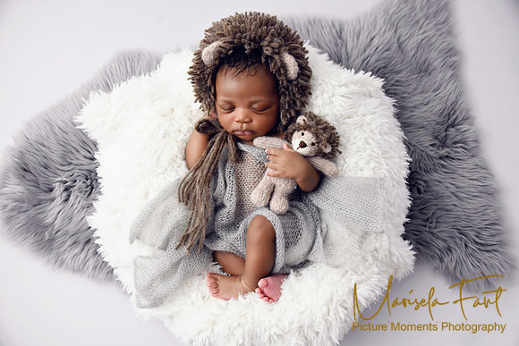 Picture Moments Photography | Marisela Fant | Newborn Gallery