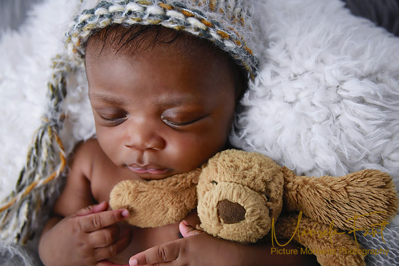 Picture Moments Photography | Marisela Fant | Newborn Gallery