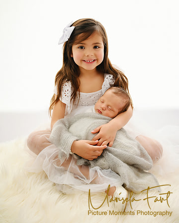 Picture Moments Photography | Marisela Fant | Newborn Gallery