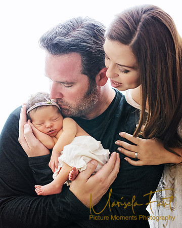 Picture Moments Photography | Marisela Fant | Newborn Gallery
