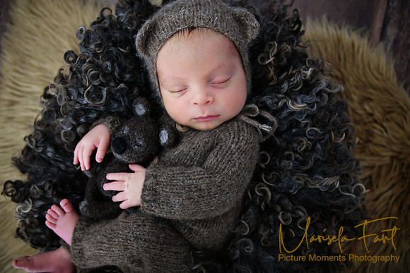 Picture Moments Photography | Marisela Fant | Newborn Gallery