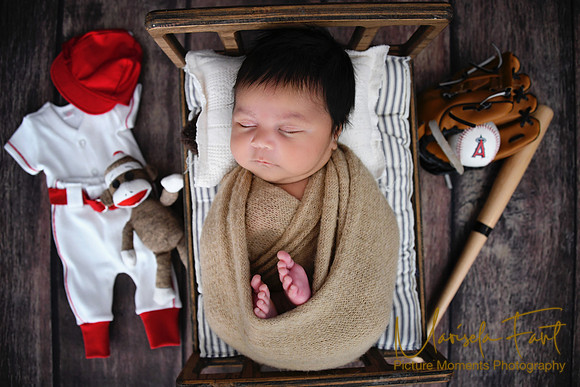Picture Moments Photography | Marisela Fant | Newborn Gallery