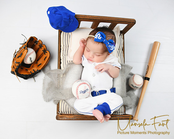 Picture Moments Photography | Marisela Fant | Newborn Gallery