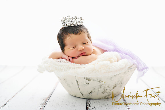 Picture Moments Photography | Marisela Fant | Newborn Gallery