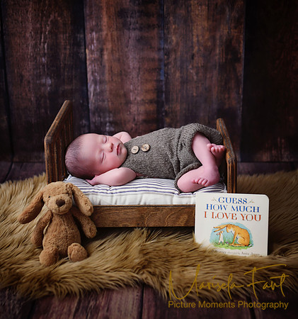 Picture Moments Photography | Marisela Fant | Newborn Gallery