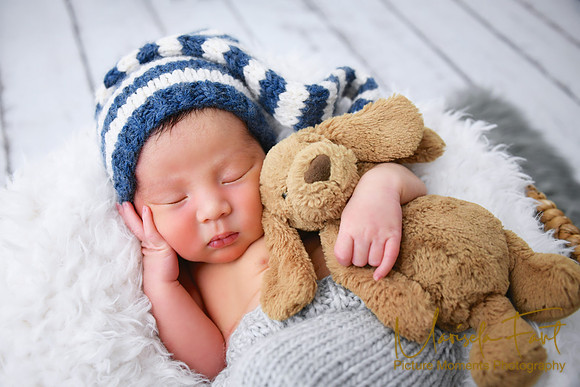 Picture Moments Photography | Marisela Fant | Newborn Gallery