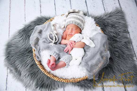 Picture Moments Photography | Marisela Fant | Newborn Gallery