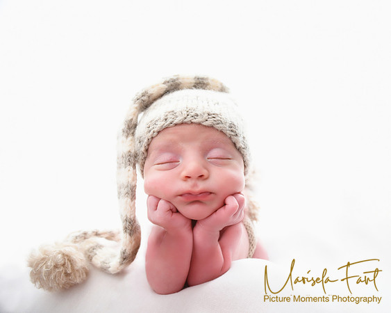 Picture Moments Photography | Marisela Fant | Newborn Gallery