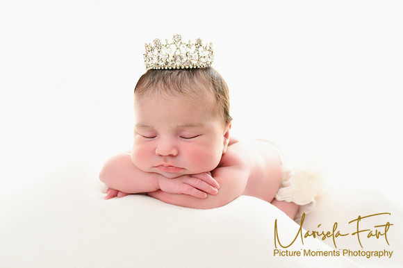 Picture Moments Photography | Marisela Fant | Newborn Gallery
