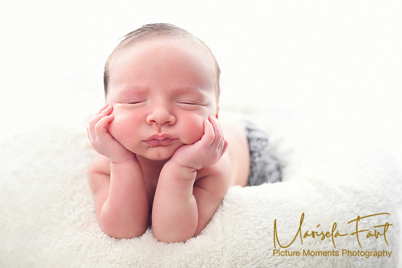 Picture Moments Photography | Marisela Fant | Newborn Gallery