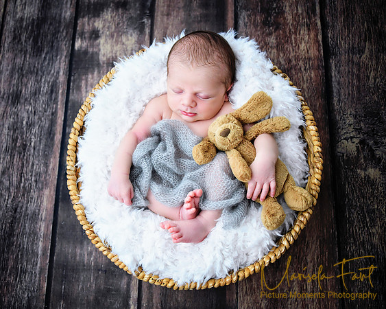 Picture Moments Photography | Marisela Fant | Newborn Gallery
