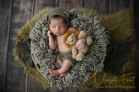Picture Moments Photography | Marisela Fant | Newborn Gallery