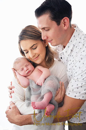 Picture Moments Photography | Marisela Fant | Newborn Gallery