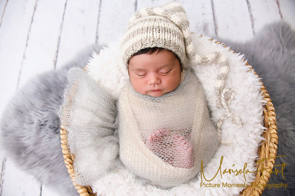 Picture Moments Photography | Marisela Fant | Newborn Gallery