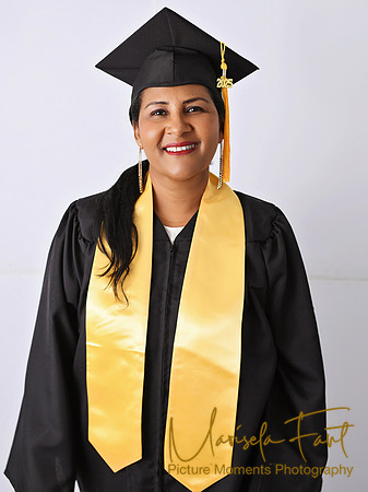 Picture Moments Photography | Marisela Fant | Graduation Pictures