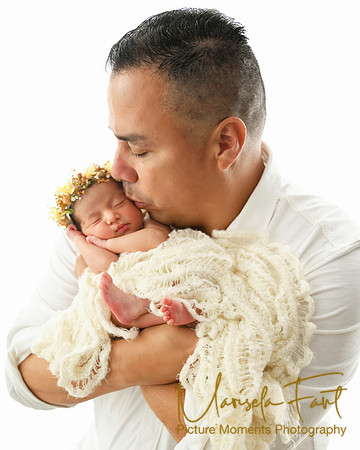 Picture Moments Photography | Marisela Fant | Newborn Gallery