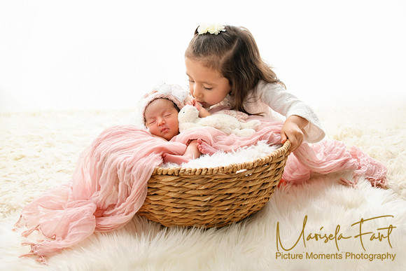 Picture Moments Photography | Marisela Fant | Newborn Gallery
