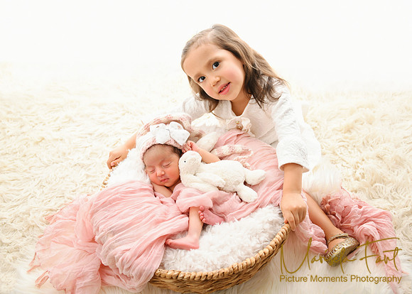 Picture Moments Photography | Marisela Fant | Newborn Gallery