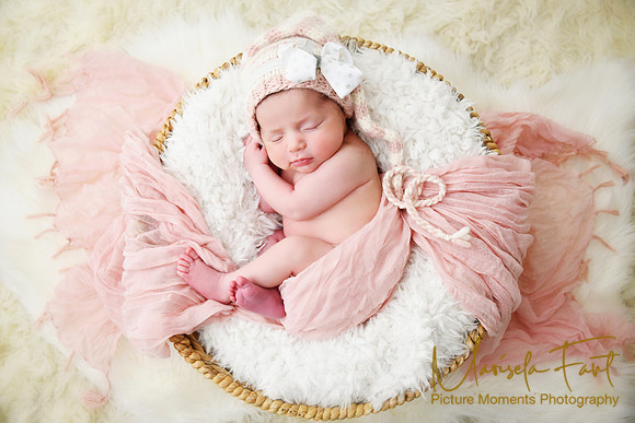 Picture Moments Photography | Marisela Fant | Newborn Gallery