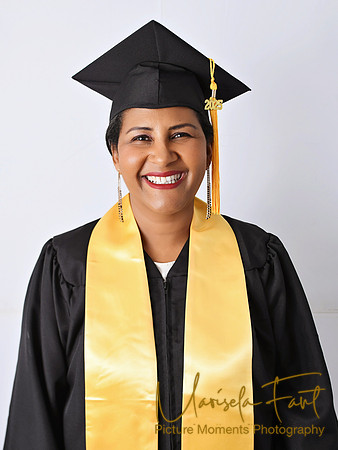 Picture Moments Photography | Marisela Fant | Graduation Pictures