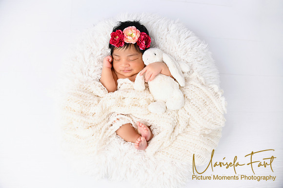 Picture Moments Photography | Marisela Fant | Newborn Gallery
