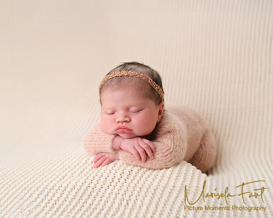 Picture Moments Photography | Marisela Fant | Newborn Gallery